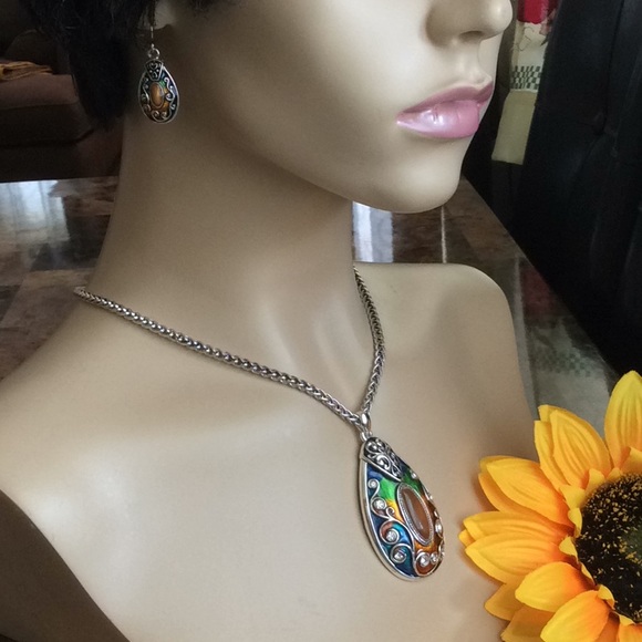 Indonesian Multi Color Necklace Set - Picture 10 of 12